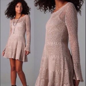 FREE PEOPLE BELLE LONG SLEEVE CROCHET DRESS! Slip Lining Boho Tiered Cotton NWT